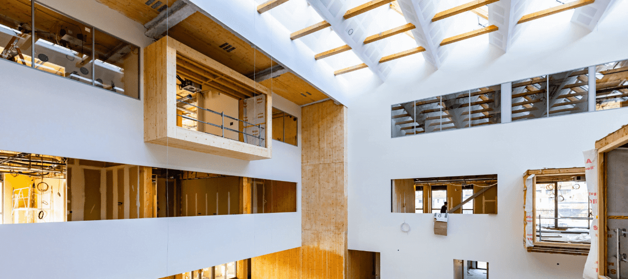 vue intérieure d'un bâtiment en bois